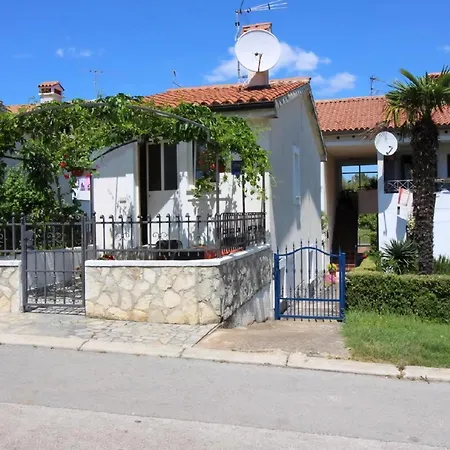 Pergola Mit Schoener Terrasse